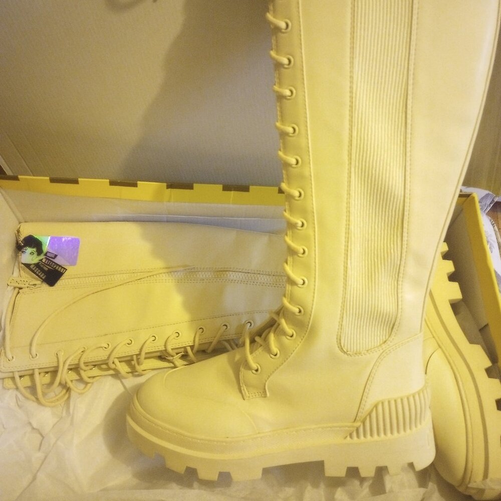 Circus by Sam Edelman tall Ina Boots ivory size 9 Brand New w/ Tags and boxed!